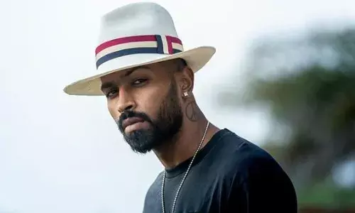 मुंबई एयरपोर्ट पर हार्दिक पंड्या के पास से मिली 5 करोड़ की दो महंगी घडिया, कस्टम विभाग ने किया जब्त मुंबई एयरपोर्ट पर हार्दिक पंड्या के पास से मिली 5 करोड़ की दो महंगी घडिया, कस्टम विभाग ने किया जब्त