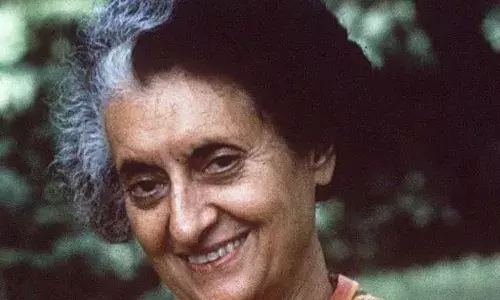 आज भारत की पहली महिला प्रधानमंत्री इंदिरा गांधी का जन्मदिन है, जानिए इंदिरा से जुडी कुछ महत्वपूर्ण बातें आज भारत की पहली महिला प्रधानमंत्री इंदिरा गांधी का जन्मदिन है, जानिए इंदिरा से जुडी कुछ महत्वपूर्ण बातें