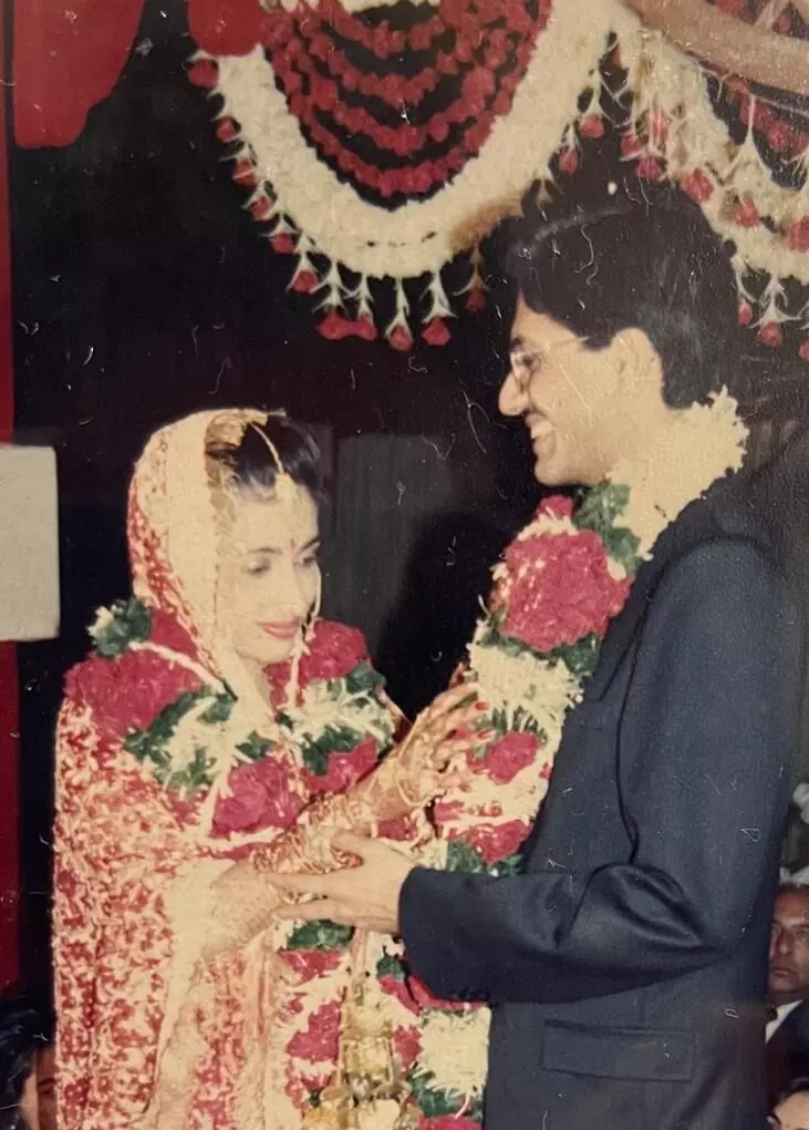 केंद्रीय मंत्री पियूष गोयल मना रहे है अपनी शादी की 30वीं सालगिरह ,सोशल मीडिया पर शेयर की पुरानी तस्वीरें
