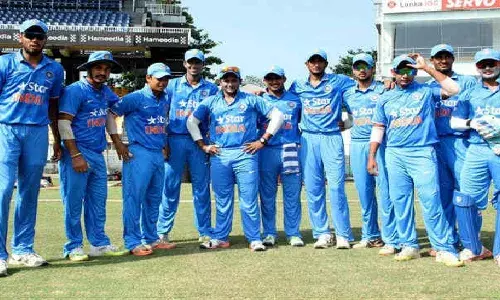 Under-19 WC: अंडर-19 WC के लिए टीम इंडिया की घोषणा, इस खिलाड़ी को सौंपी कमान Under-19 WC: अंडर-19 WC के लिए टीम इंडिया की घोषणा, इस खिलाड़ी को सौंपी कमान