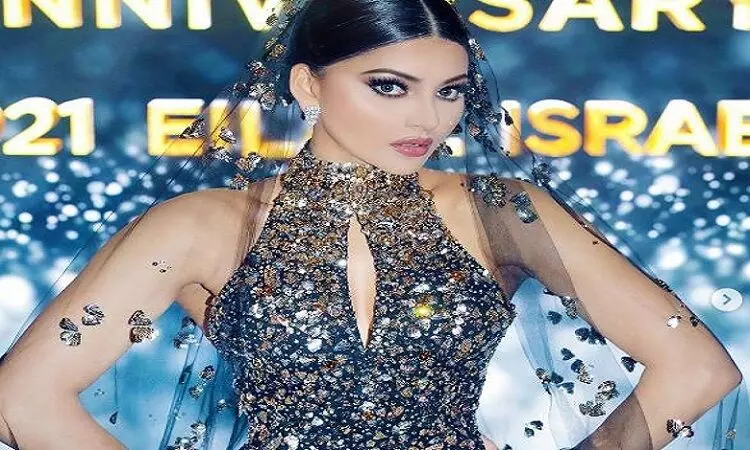 अपनी बोल्डनेस से Urvashi Rautela ने किया सबको कायल, Miss Universe 2021 इवेंट में पहनी 40 लाख की ट्रांसपेरेंट ड्रेस