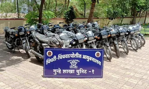 मोटरसाइकिल चोरी करने वाला अंतर जिला गिरोह गिरफ्तार, 17 मोटरसाइकिल पुलिस ने की जब्त मोटरसाइकिल चोरी करने वाला अंतर जिला गिरोह गिरफ्तार, 17 मोटरसाइकिल पुलिस ने की जब्त
