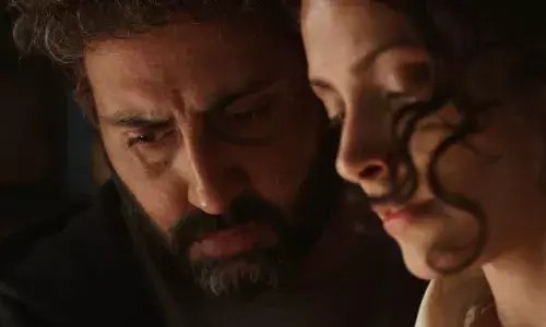 सैयामी खेर ने अभिषेक बच्चन और उनकी आने वाली फिल्म घूमर से उनका फर्स्ट लुक साझा किया