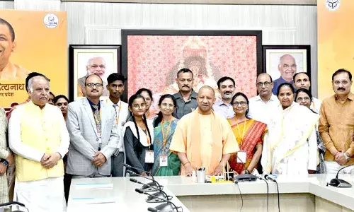 मेधावियों को मिला योगी मंत्र, जिज्ञासा रखें, खुद पर रखो भरोसा, काम भी जरूरी आराम भी, दिनचर्या में शामिल करें खेलकूद: सीएम