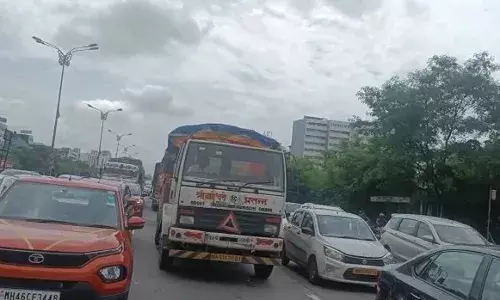 नवी मुंबई में कामोठे से बेलापुर तक भीषण जाम, नवी मुंबई हवाई अड्डे को डीबी पाटील का नाम देने के आंदोलन नवी मुंबई में कामोठे से बेलापुर तक भीषण जाम, नवी मुंबई हवाई अड्डे को डीबी पाटील का नाम देने के आंदोलन