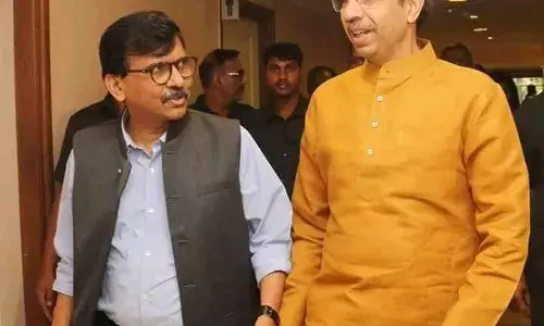 शिवसेना-बागियों के बीच अब कानूनी दांव पेंच का पैंतरा!!