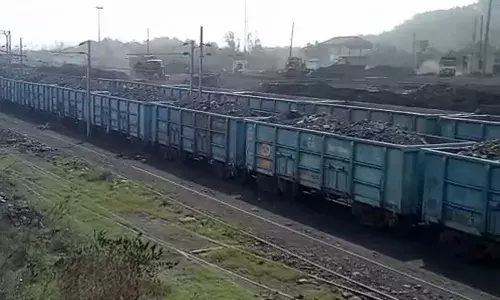 मध्य रेल द्वारा 2022-23 में की पहली तिमाही में 21.62 मिलियन टन की माल ढुलाई, इसी अवधि की पिछले वर्ष की तुलना में 16.61% की वृद्धि