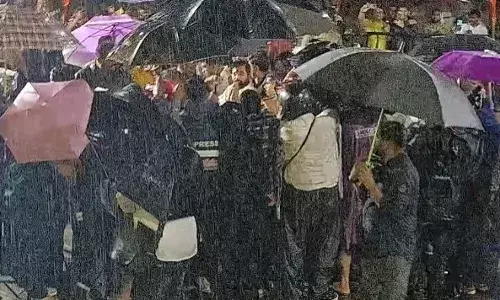 मुख्यमंत्री बनकर पहली बार ठाणे आने पर एकनाथ शिंदे का जोरदार बरसात के बीच,जोरदार भव्य स्वागत, मैक्स महाराष्ट्र की लाइव कवरेज मुख्यमंत्री बनकर पहली बार ठाणे आने पर एकनाथ शिंदे का जोरदार बरसात के बीच,जोरदार भव्य स्वागत, मैक्स महाराष्ट्र की लाइव कवरेज