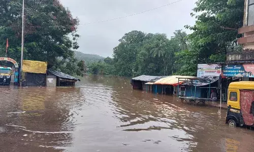 मुख्यमंत्री खुद स्थिति की समीक्षा कर रहे हैं, एनडीआरएफ के दस्ते तैयार रखने के दिए निर्देश रत्नीगिरी नदियों के जलमग्न होकर बहने से खतरे में