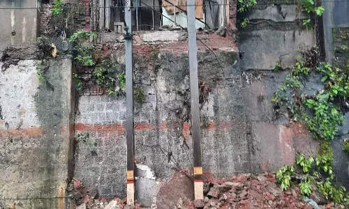 मुंबई  के हार्बर लाइन पर दो घंटे का आपातकालीन  मेगा ब्लॉक