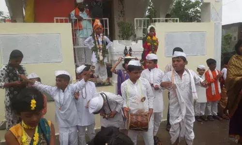 बाल दिंडी के माध्यम से सर्वधर्म संभव की शिक्षा दी जाती है