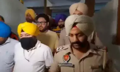 ना ना ना रे सिंगर दलेर मेंहदी को अदालत ने सुनाई दो साल की सजा, पुलिस ने लिया हिरासत में भेजा जेल 2003 कबूतरबाजी मामला