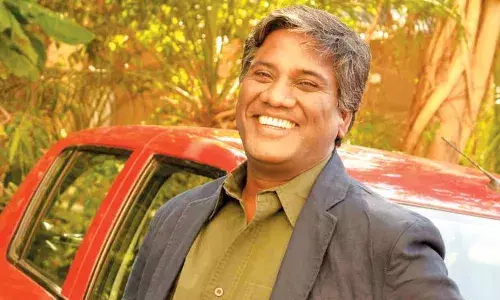 फिल्म निर्देशक अविनाश दास को अहमदाबाद क्राइम ब्रांच ने मुंबई से किया गिरफ्तार फिल्म निर्देशक अविनाश दास को अहमदाबाद क्राइम ब्रांच ने मुंबई से किया गिरफ्तार