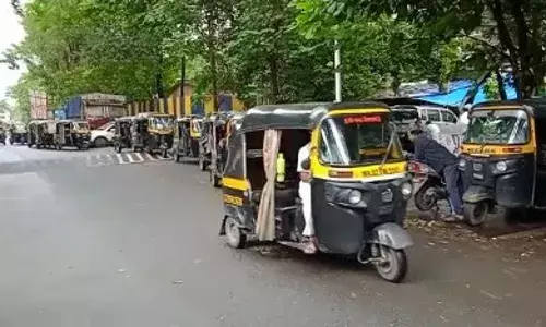 मुंबई में सीएनजी के दाम बढ़ने से रिक्शा चालक आर्थिक तंगी से जूझ रहे हैं, शशांक राव ने कहा कि रिक्शा चालको और मालिको को मिले सब्सिडी करेंगे सरकार से मांग मुंबई में सीएनजी के दाम बढ़ने से रिक्शा चालक आर्थिक तंगी से जूझ रहे हैं, शशांक राव ने कहा कि रिक्शा चालको और मालिको को मिले सब्सिडी करेंगे सरकार से मांग