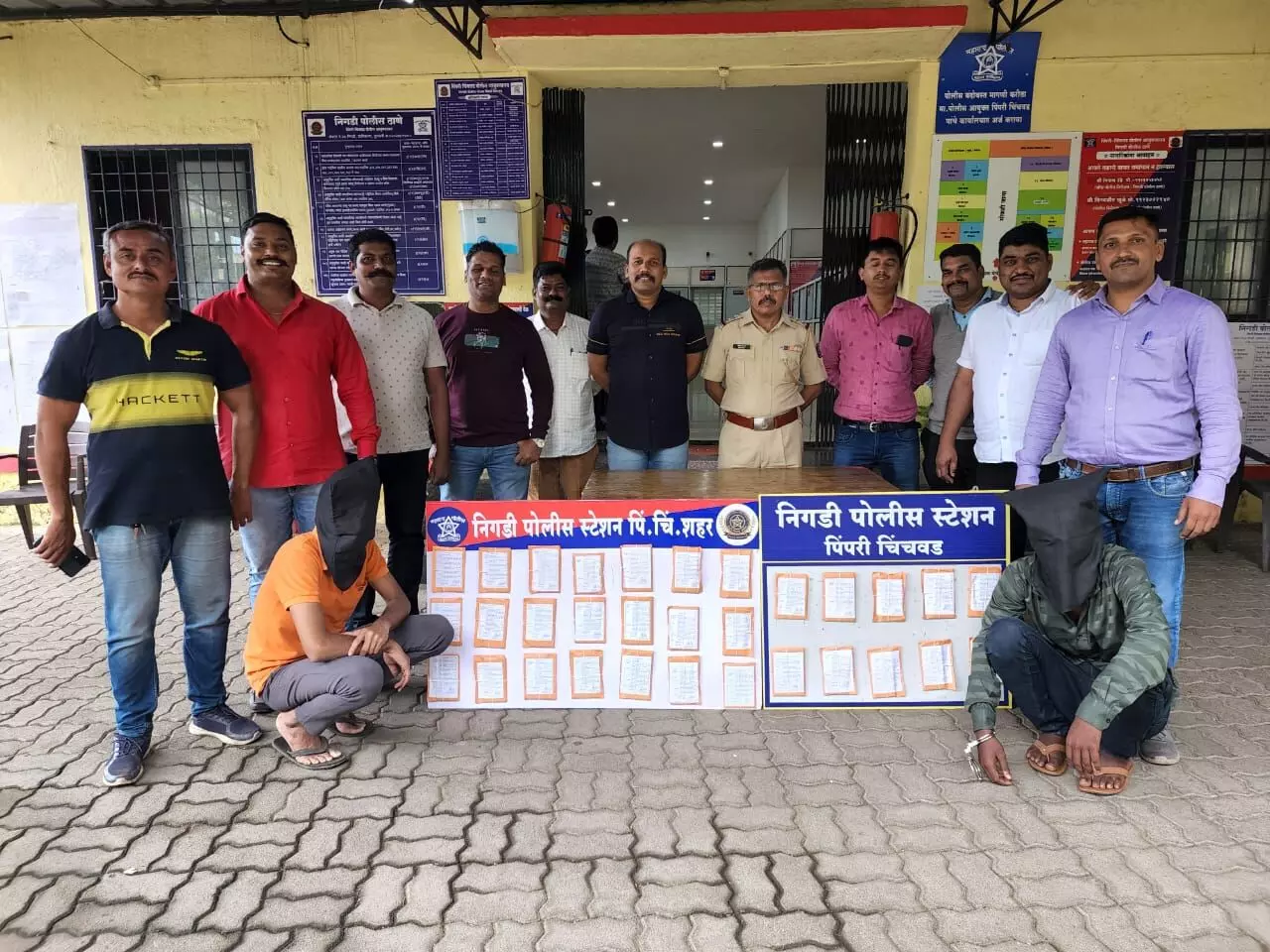 पुणे से चोरी फोन उत्तर प्रदेश में बेचे जाते थे, दो गिरफ्तार 31 मोबाइल फोन बरामद