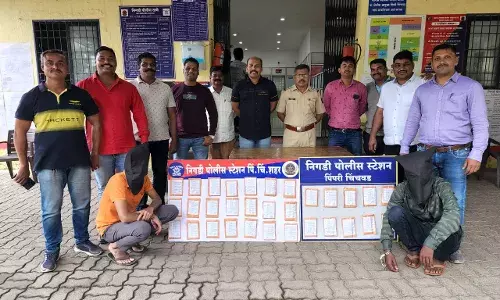 पुणे से चोरी फोन उत्तर प्रदेश में बेचे जाते थे, दो गिरफ्तार 31 मोबाइल फोन बरामद