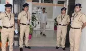 पुणे पिंपरी चिंचवड महानगरपालिका में ट्रांसजेंडरों को सुरक्षा गार्ड, ग्रीन मार्शल के रूप में नियुक्ति, से एक पहल पुणे पिंपरी चिंचवड महानगरपालिका में ट्रांसजेंडरों को सुरक्षा गार्ड, ग्रीन मार्शल के रूप में नियुक्ति, से एक पहल