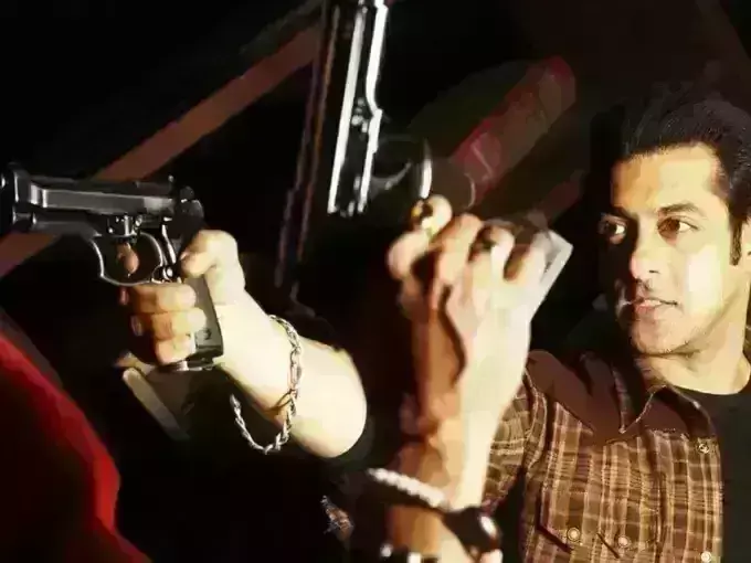 बॉलीवुड अभिनेता सलमान खान को मुंबई पुलिस ने दिया आर्म्स  लाइसेंस