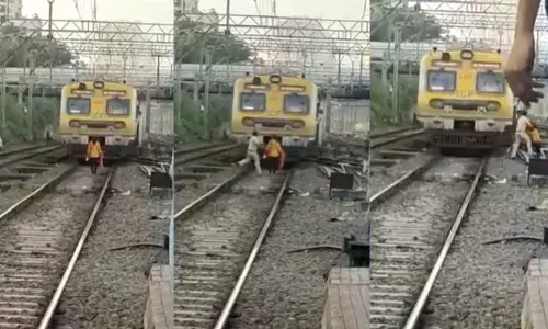 भायखला स्टेशन पर सिपाही ने जान जोखिम में डालकर बचाई लड़की की जान, वायरल हुआ वीडियो