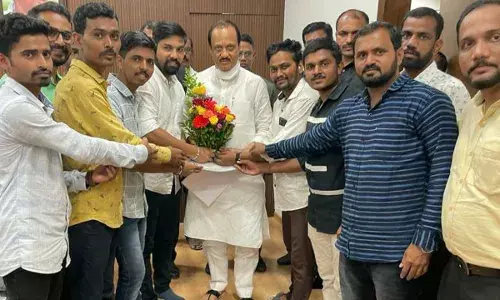 बहुमत के पद पर नियुक्ति पाने वाले अभ्यर्थियों ने किया अजित दादा का आभार व्यक्त बहुमत के पद पर नियुक्ति पाने वाले अभ्यर्थियों ने किया अजित दादा का आभार व्यक्त