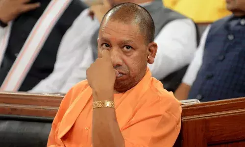 Breaking News : हाथरस केस में योगी सरकार का चला चाबुक, डीएम-एसपी सस्पेंड Breaking News : हाथरस केस में योगी सरकार का चला चाबुक, डीएम-एसपी सस्पेंड