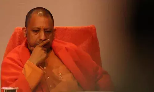 HATHRAS GANGRAPE CASE :सीएम योगी ने मांगी रिपोर्ट, क्या डीएम-एसपी पर गिरेगी गाज? HATHRAS GANGRAPE CASE :सीएम योगी ने मांगी रिपोर्ट, क्या डीएम-एसपी पर गिरेगी गाज?