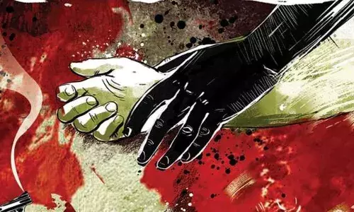 हाथरस के बाद बलरामपुर में गैंगरेप, कांप गई रूह, दर्द से कराहती बोली बेटी, अब नहीं बचूंगी मां हाथरस के बाद बलरामपुर में गैंगरेप, कांप गई रूह, दर्द से कराहती बोली बेटी, अब नहीं बचूंगी मां