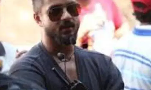 करण जौहर के धर्मा प्रोडक्शन के निर्माता क्षितिज रवि प्रसाद गिरफ्तार करण जौहर के धर्मा प्रोडक्शन के निर्माता क्षितिज रवि प्रसाद गिरफ्तार