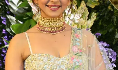 Drugs Case मे NCB दफ्तर पहुंची रकुल प्रीत सिंग Drugs Case मे NCB दफ्तर पहुंची रकुल प्रीत सिंग