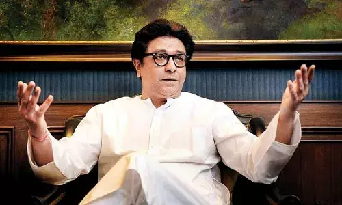 राज ठाकरे से मिले मुंबई के डब्बे वाले राज ठाकरे से मिले मुंबई के डब्बे वाले