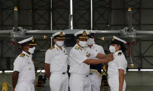 नौसेना में पहली बार दो महिला ऑफिसर्स की तैनाती