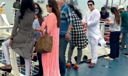 राज ठाकरे ने भरा 1000 रुपये का दंड, जानें क्यों राज ठाकरे ने भरा 1000 रुपये का दंड, जानें क्यों
