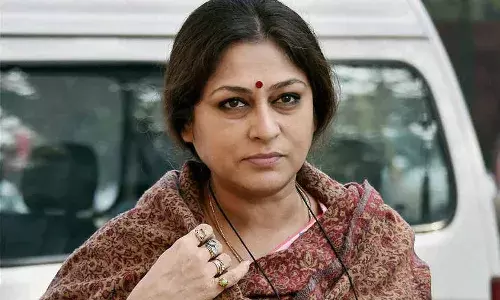 महाभारत के मूड में द्रौपदी? अनुराग के खिलाफ रूपा गांगुली धरने पर बैठी महाभारत के मूड में द्रौपदी? अनुराग के खिलाफ रूपा गांगुली धरने पर बैठी