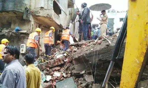 Bhiwandi Building Collapse: दुखद हादसा 14 की मौत, राष्ट्रपति व पीएम ने जताया शोक Bhiwandi Building Collapse: दुखद हादसा 14 की मौत, राष्ट्रपति व पीएम ने जताया शोक