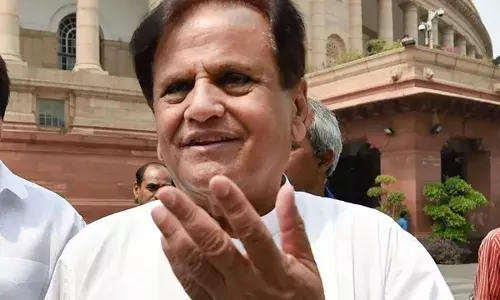 Ahmed Patel का तंज, हमारा मैनिफेस्टो घोड़ा था, मोदी सरकार का बिल गधा है Ahmed Patel का तंज, हमारा मैनिफेस्टो घोड़ा था, मोदी सरकार का बिल गधा है