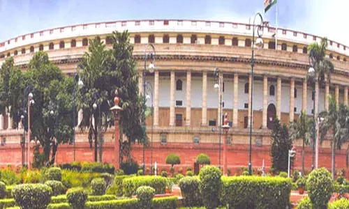 क्या समाप्त होगा मानसून, सत्र 30 सांसदों को हुआ कोरोना? क्या समाप्त होगा मानसून, सत्र 30 सांसदों को हुआ कोरोना?