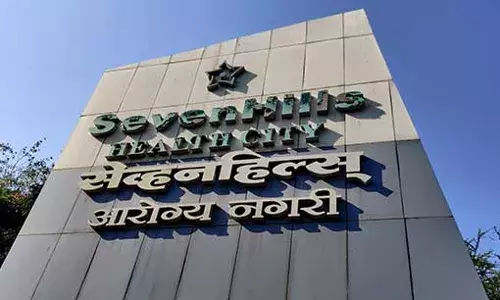 मैक्स महाराष्ट्र ने सेव्हन हिल्स हॉस्पिटल की खोली पोल, क्यों नहीं कर रहे कोरोना मरीजों को एडमिट? मैक्स महाराष्ट्र ने सेव्हन हिल्स हॉस्पिटल की खोली पोल, क्यों नहीं कर रहे कोरोना मरीजों को एडमिट?