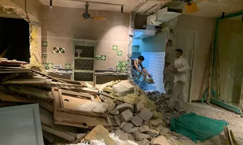 यह देखो क्या से क्या कर दिया मेरे घर को क्या यह बलात्कार नहीं? कंगना का BMC पर फूटा गुस्सा यह देखो क्या से क्या कर दिया मेरे घर को क्या यह बलात्कार नहीं? कंगना का BMC पर फूटा गुस्सा