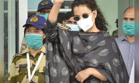 आखिर किसके साथ घूमता है सीएम का बेटा, कंगना ने यह बात बताई... आखिर किसके साथ घूमता है सीएम का बेटा, कंगना ने यह बात बताई...