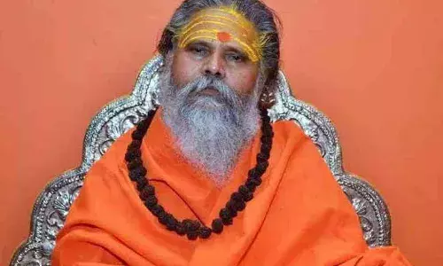महंत नरेंद्र गिरि ने कहा, कंगना की लड़ाई में साधु संत अभिनेत्री के साथ, राज्यपाल भी नाराज महंत नरेंद्र गिरि ने कहा, कंगना की लड़ाई में साधु संत अभिनेत्री के साथ, राज्यपाल भी नाराज