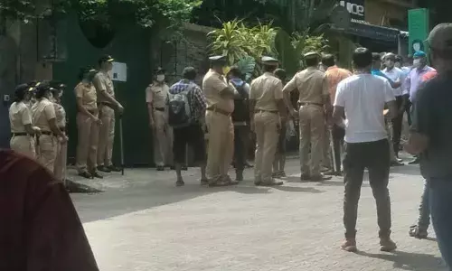 कंगना से शिवसेना का पंगा, कहीं डिमॉलिशन न हो जाए! कंगना से शिवसेना का पंगा, कहीं डिमॉलिशन न हो जाए!