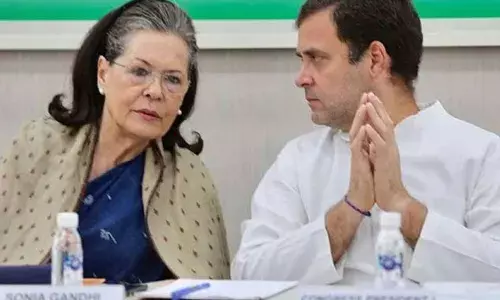 सोनिया गांधी पर फिर गिरा लेटर बम, लिखा इतिहास बनने से बचा लें