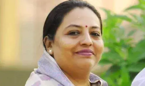 1800 रुपए निकालो, महिला का सोशल मीडिया पर वीडियो वायरल मंत्री यशोमती ठाकुर भड़कीं