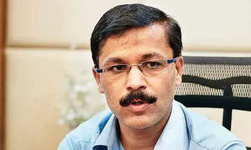 तुकाराम मुंढे का सनसनीखेज आरोप, मेरे पास भेजी गई महिलाओं ने कपड़े फाड़े तुकाराम मुंढे का सनसनीखेज आरोप, मेरे पास भेजी गई महिलाओं ने कपड़े फाड़े