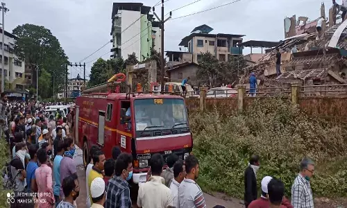 महाराष्ट्र में पांच मंजिला इमारत ढही, 80 से ज्यादा लोग फंसे