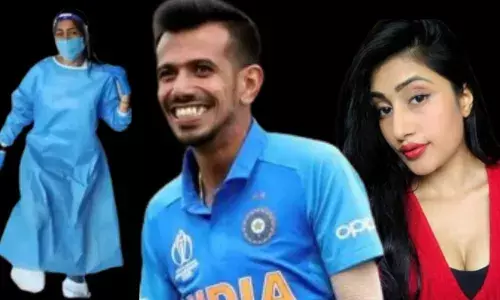 युजवेन्द्र चहल की होनेवाली पत्नी ने एयरपोर्ट पर पीपीई किट पहन किया डांस, वीडियो वायरल युजवेन्द्र चहल की होनेवाली पत्नी ने एयरपोर्ट पर पीपीई किट पहन किया डांस, वीडियो वायरल