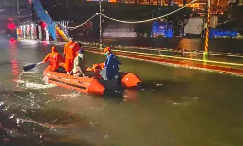 ये है तैरती नगरिया तू देख बबुआ, बारिश के आगे mumbai लाचार ये है तैरती नगरिया तू देख बबुआ, बारिश के आगे mumbai लाचार