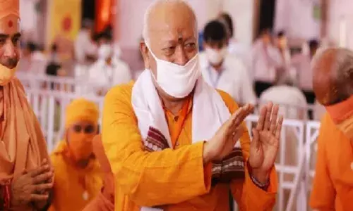 अयोध्या में भागवत को याद आए आडवाणी अयोध्या में भागवत को याद आए आडवाणी
