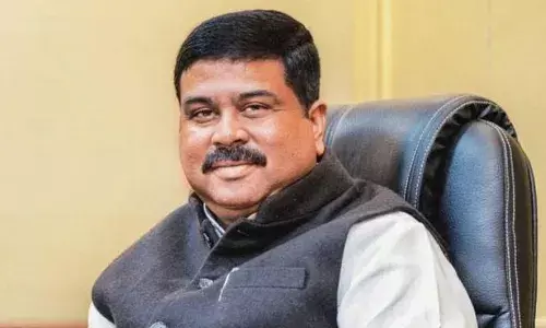 केंद्रीय मंत्री धर्मेंद्र प्रधान भी कोरोना की चपेट में केंद्रीय मंत्री धर्मेंद्र प्रधान भी कोरोना की चपेट में