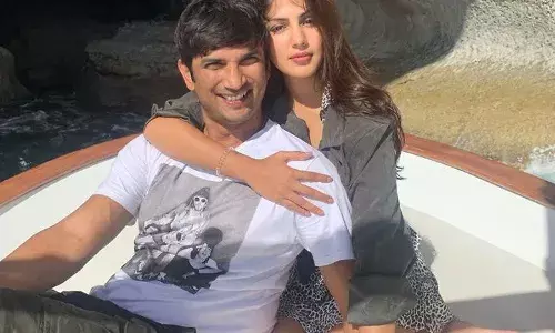 सुप्रीम कोर्ट पहुंची रिया, पटना से मुंबई ट्रांसफर करने की मांग सुप्रीम कोर्ट पहुंची रिया, पटना से मुंबई ट्रांसफर करने की मांग